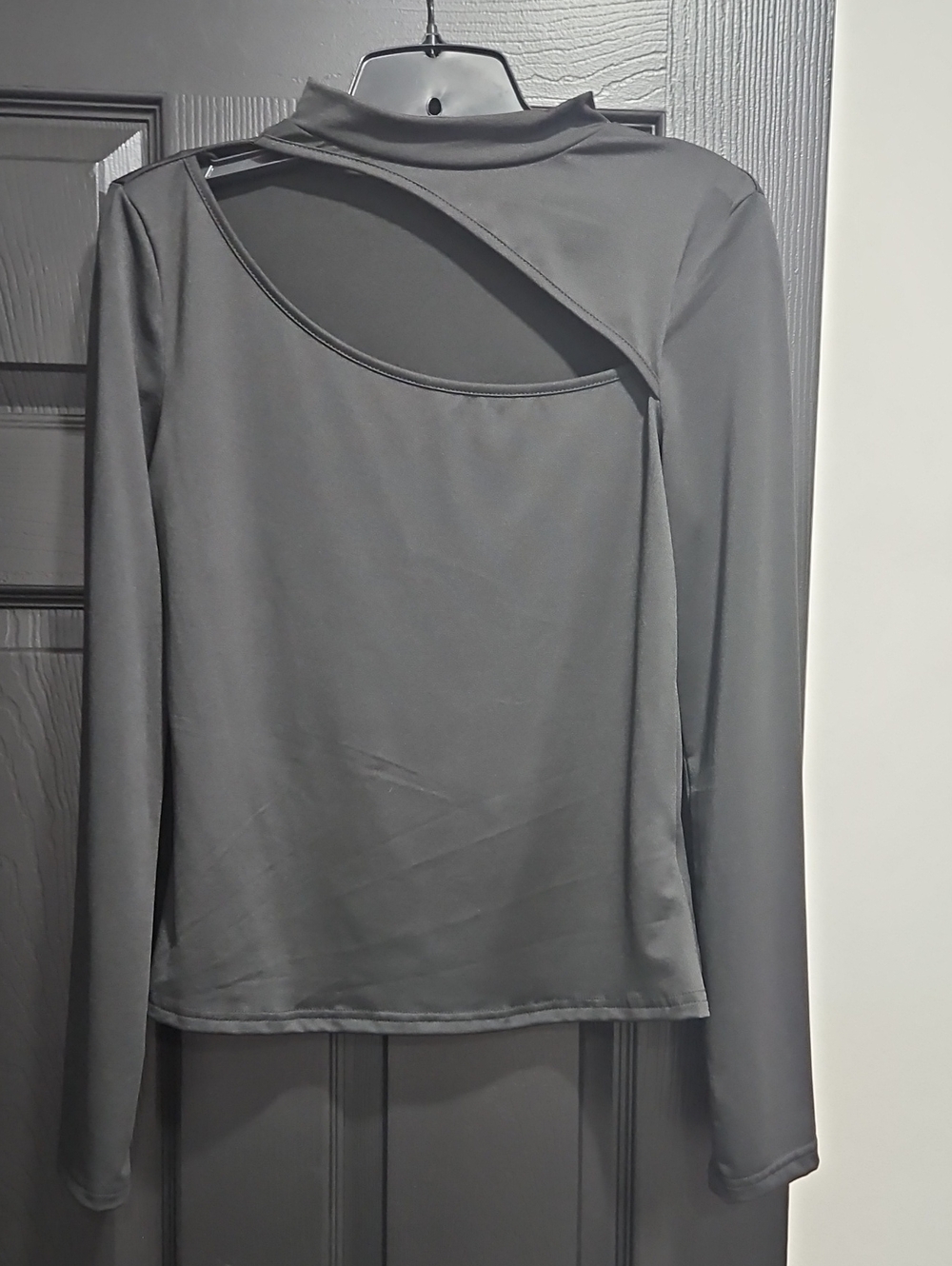 SHEIN Gray Long-Sleeve Cutout Top